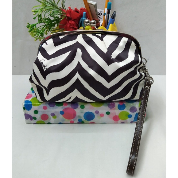 Coach Black White Satin Zebra Printed Kisslock Framed Wristlet - Wallet - Picture 2 of 15
